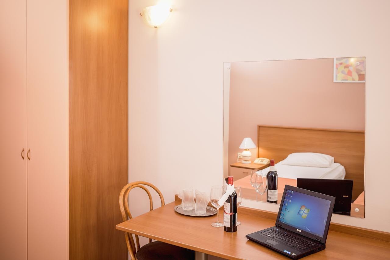 Hotel Reghina Timişoara Buitenkant foto